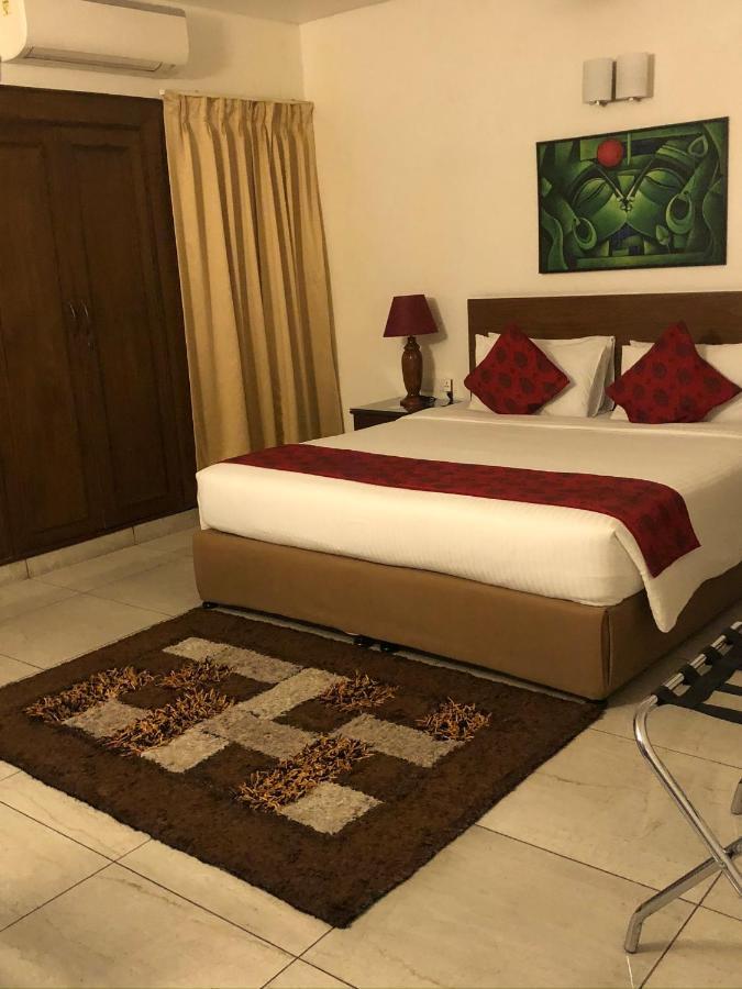 The Neem Bed & Breakfast New Delhi Bagian luar foto