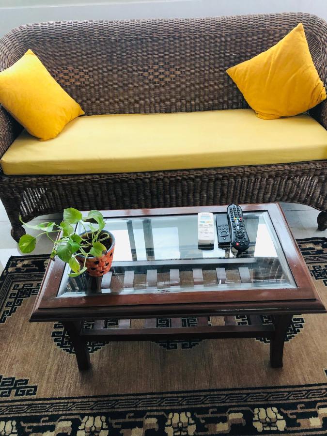 The Neem Bed & Breakfast New Delhi Bagian luar foto