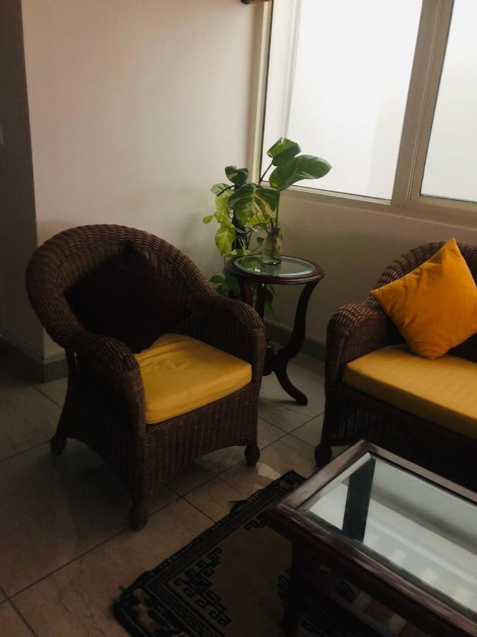 The Neem Bed & Breakfast New Delhi Bagian luar foto