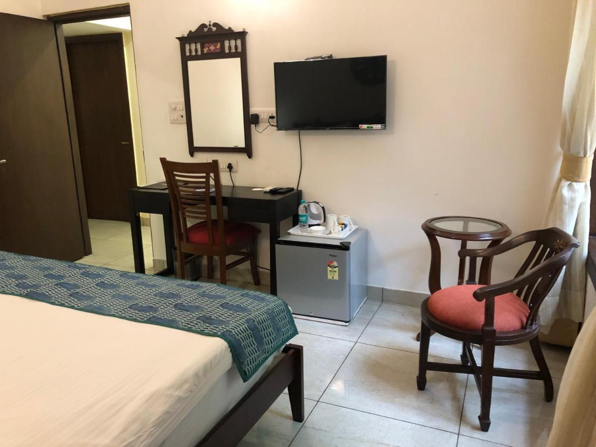 The Neem Bed & Breakfast New Delhi Bagian luar foto