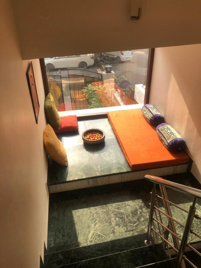 The Neem Bed & Breakfast New Delhi Bagian luar foto