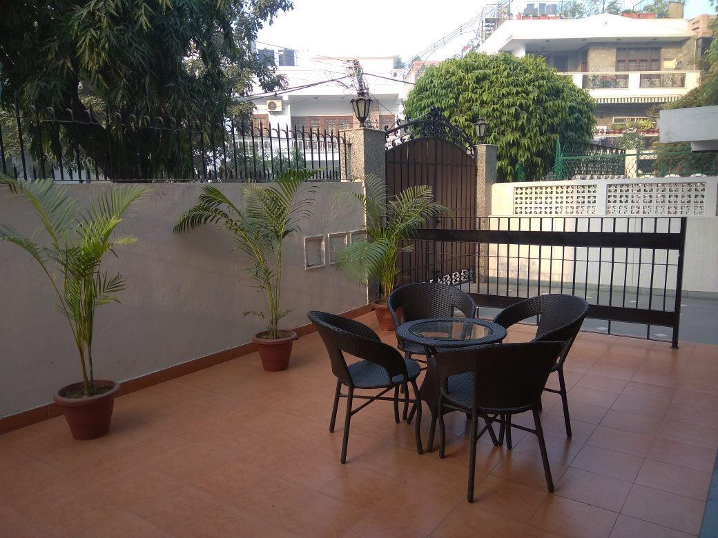The Neem Bed & Breakfast New Delhi Bagian luar foto