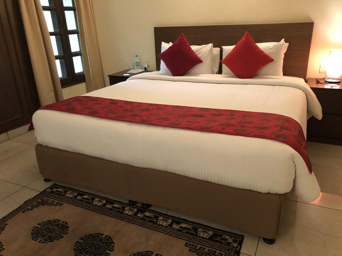 The Neem Bed & Breakfast New Delhi Bagian luar foto
