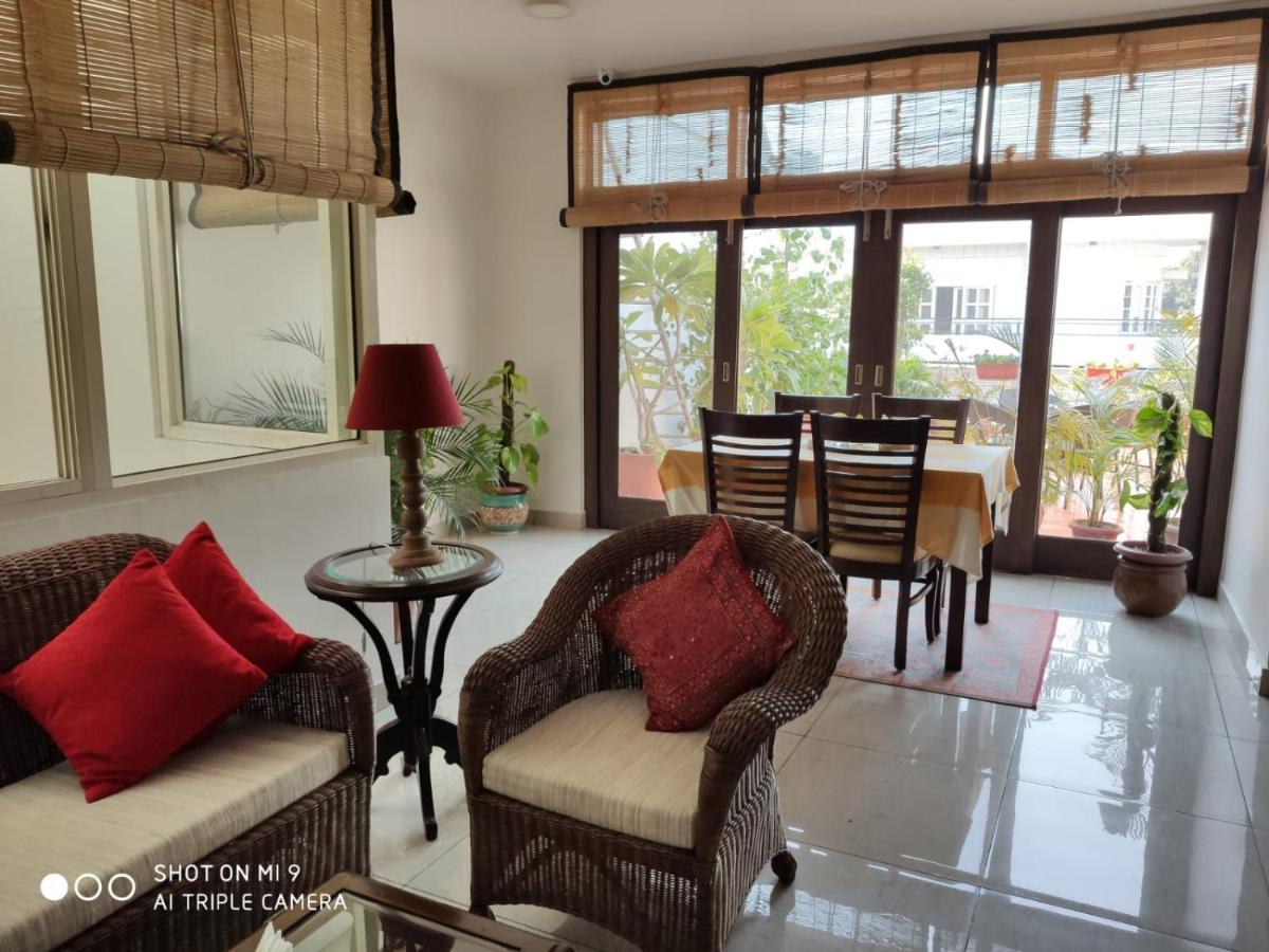The Neem Bed & Breakfast New Delhi Bagian luar foto